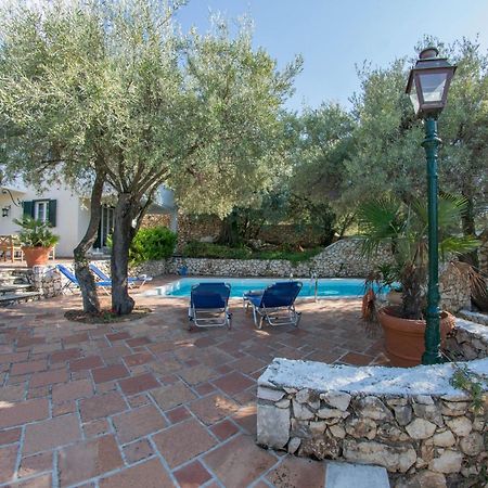 Agios Nikitas Villas Eksteriør bilde