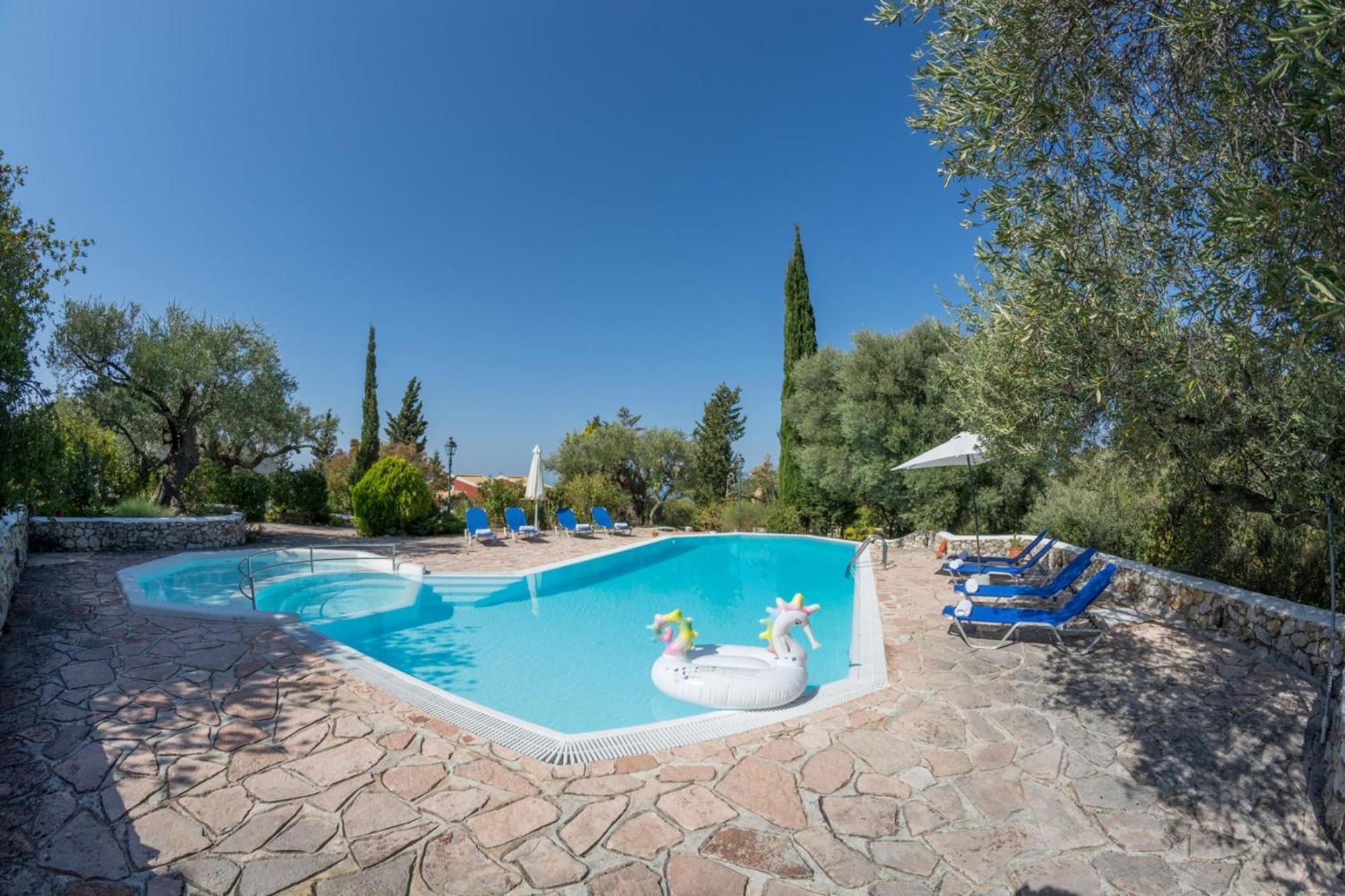 Agios Nikitas Villas Eksteriør bilde